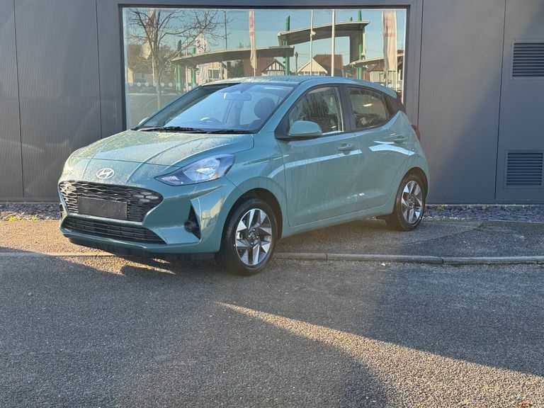 Hyundai I10 1.2 79 Advance Nav Green #3