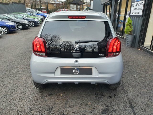 Peugeot 108 1.2 Vti Puretech Allure Hatchback Manua Silver #4