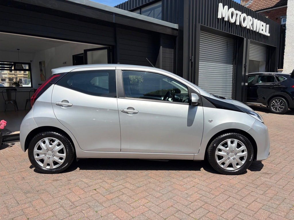 Toyota Aygo 1.0 Vvt-i X-play Euro 6 Ss Silver #4