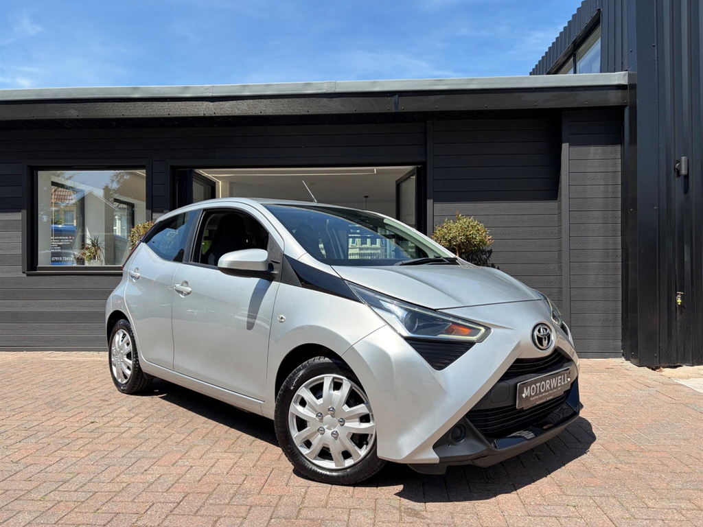 Toyota Aygo 1.0 Vvt-i X-play Euro 6 Ss Silver