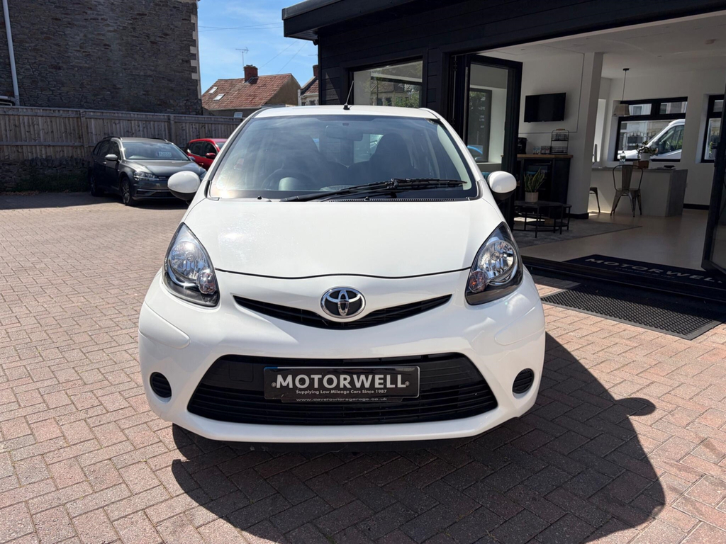 Toyota Aygo 1.0 Vvt-i Ice Euro 5 White #2