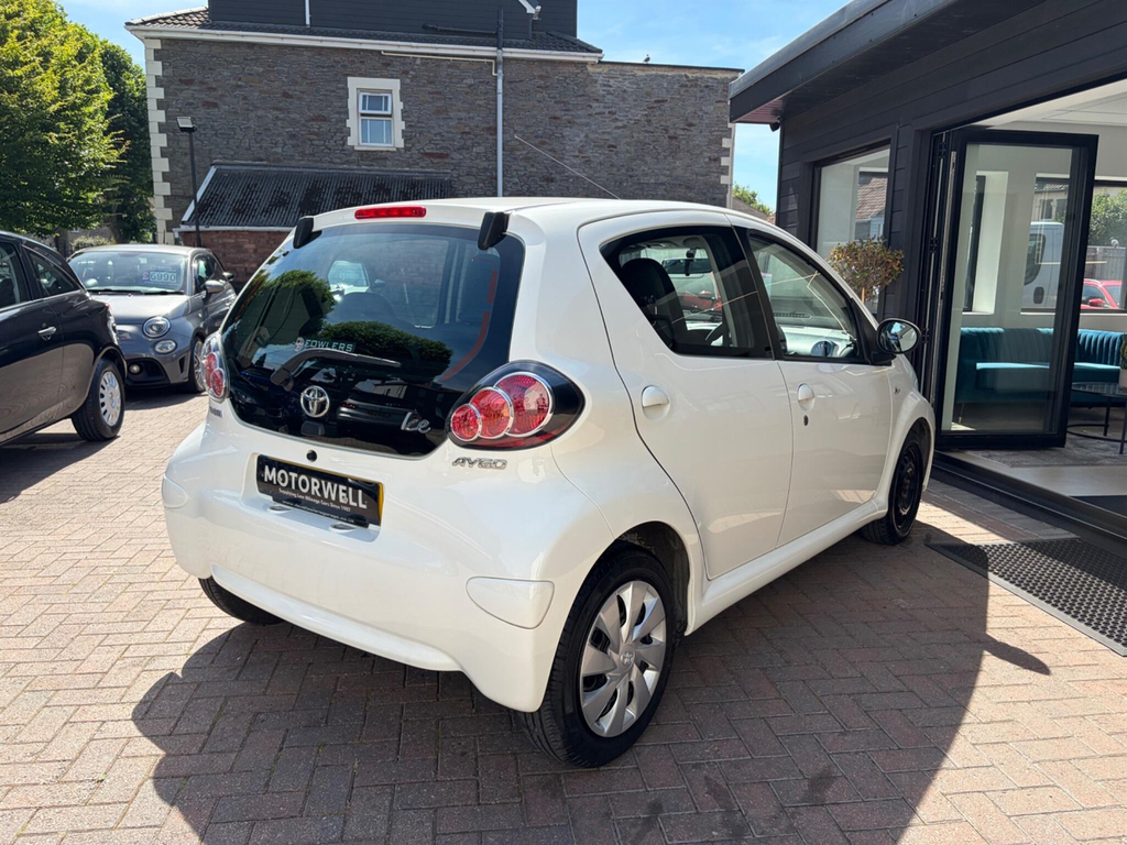 Toyota Aygo 1.0 Vvt-i Ice Euro 5 White #6
