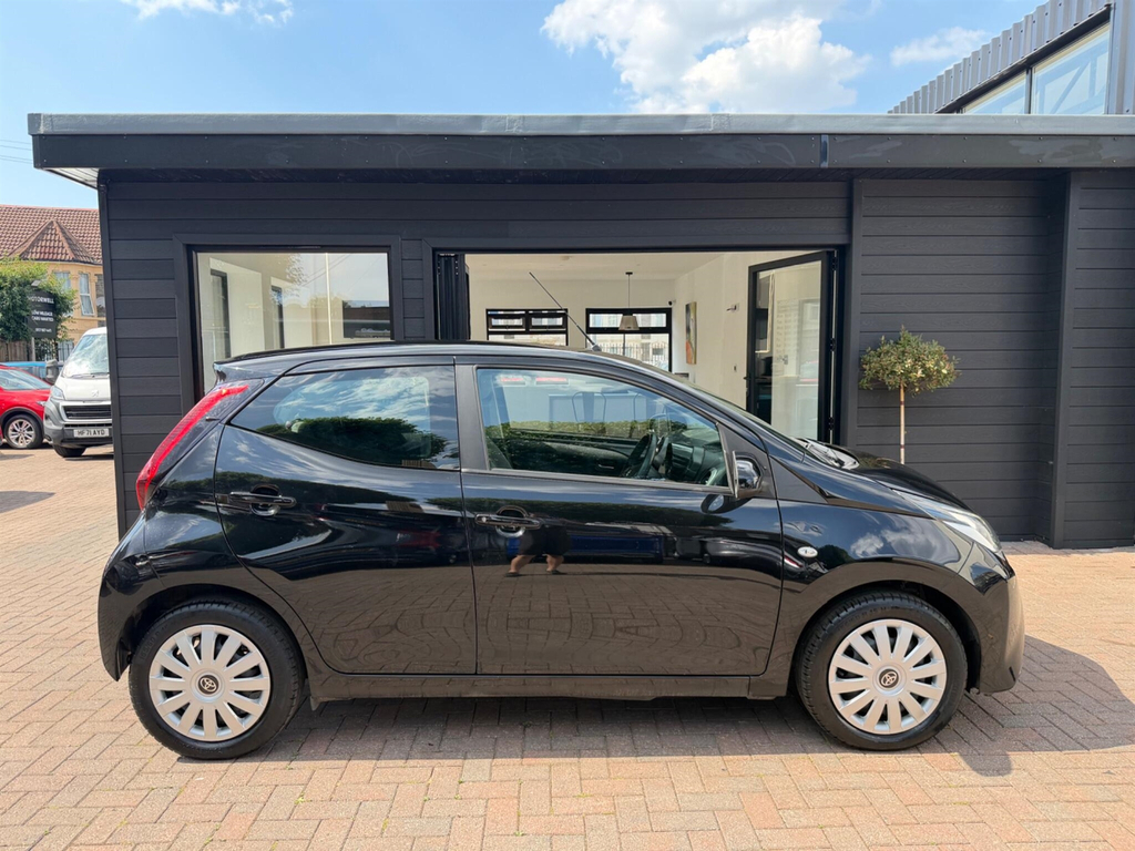 Toyota Aygo Hatchback Black #3