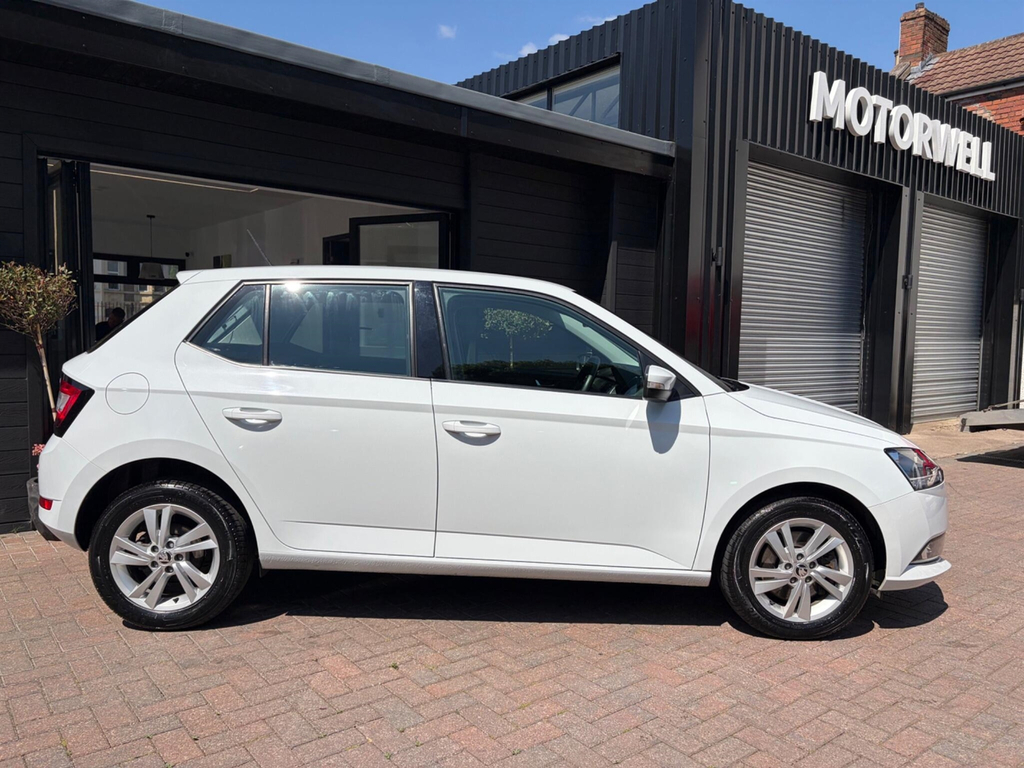 Skoda Fabia 1.0 Tsi Se Euro 6 Ss White #4