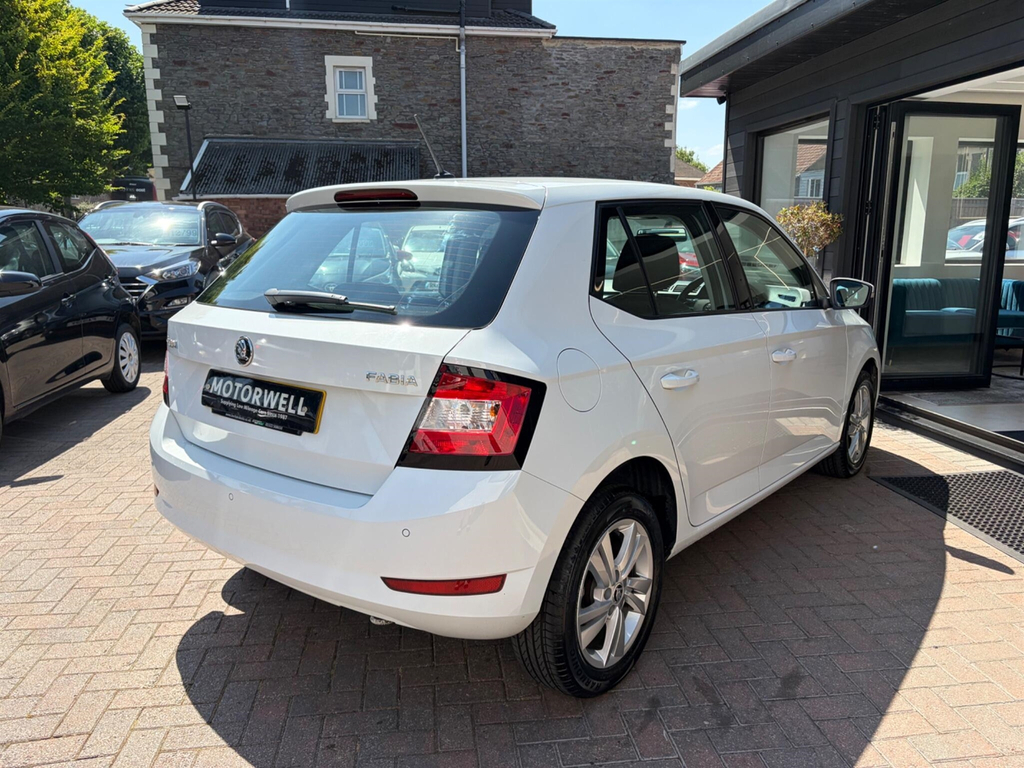 Skoda Fabia 1.0 Tsi Se Euro 6 Ss White #5