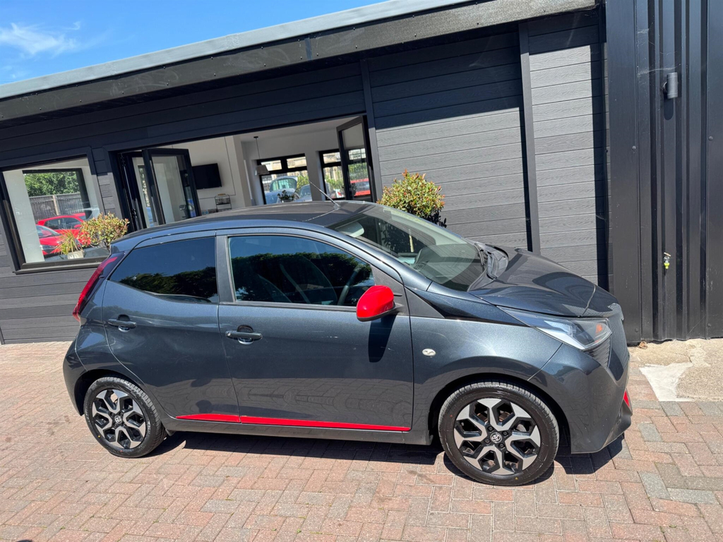Toyota Aygo 1.0 Vvt-i X-trend Euro 6 Grey #4