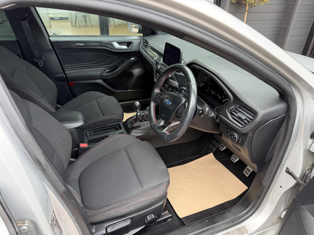 Ford Focus 1.0 Ecoboost 125 St-line White #10