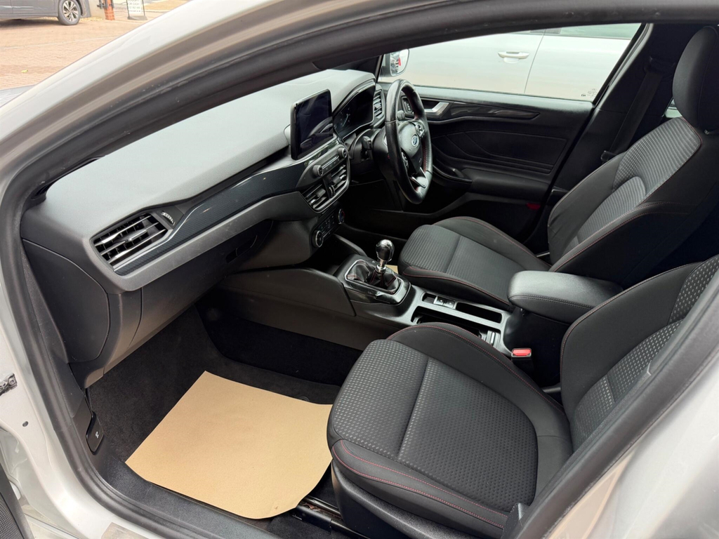 Ford Focus 1.0 Ecoboost 125 St-line White #12