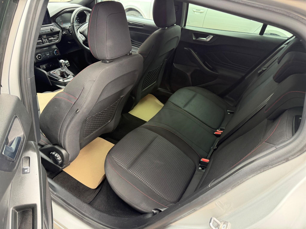 Ford Focus 1.0 Ecoboost 125 St-line White #13