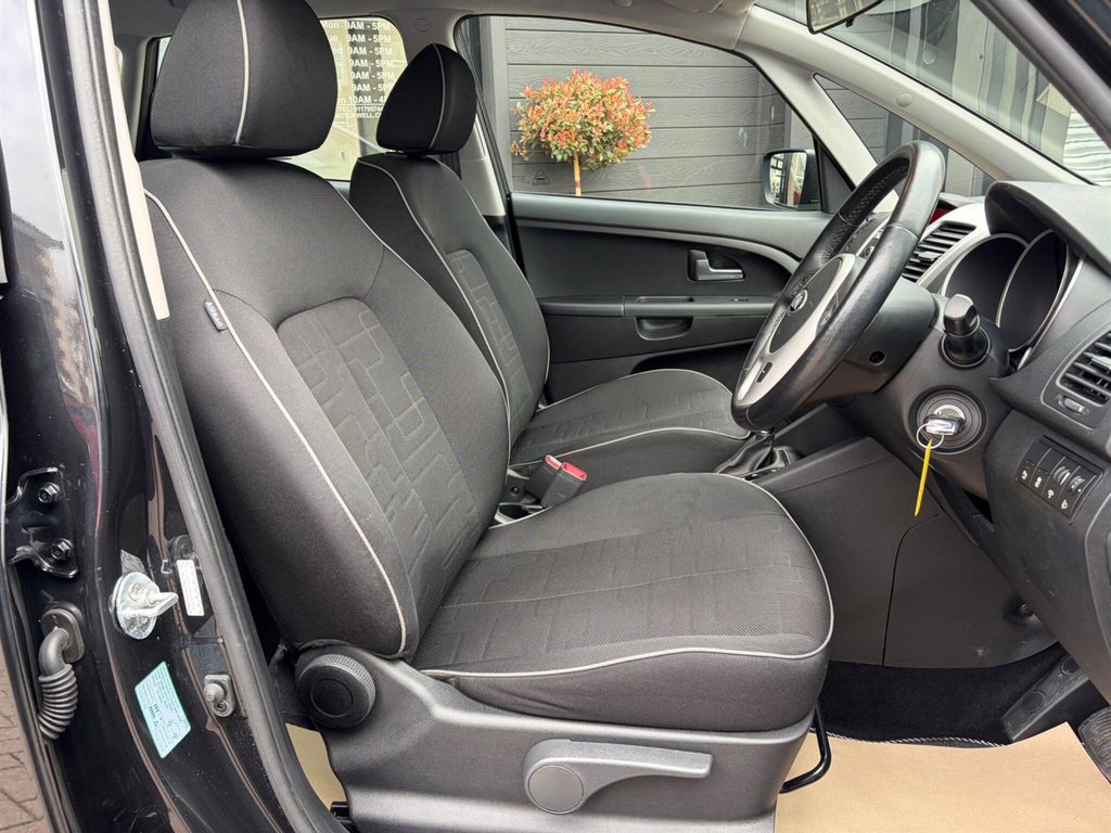 Kia Venga 1.6 3 Euro 6 Red #9