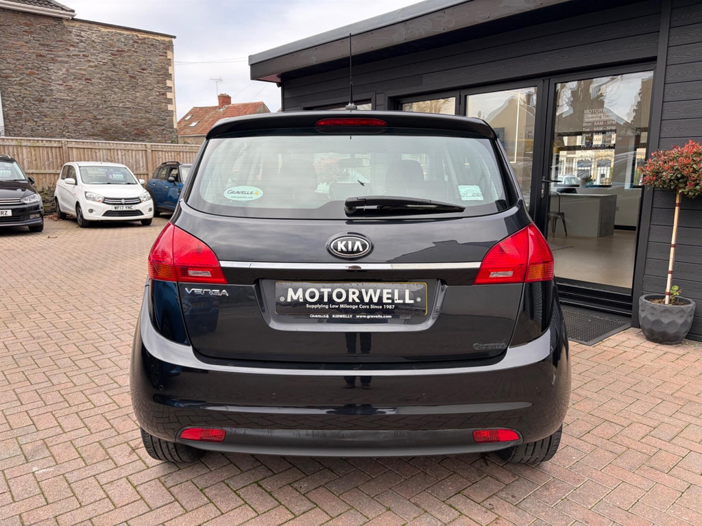 Kia Venga 1.6 3 Euro 6 Red #8