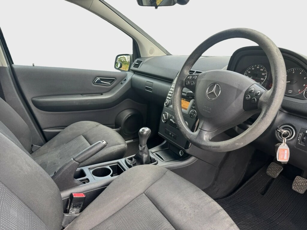 Mercedes-Benz A Class Blueefficiency Classic Se Black #2