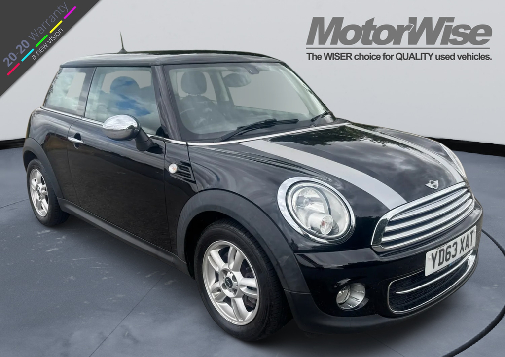 Mini Hatch Cooper D - Satnav - Bluetooth Black