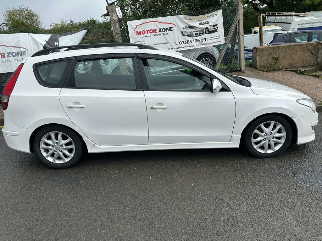 Hyundai I30 1.6 Crdi Comfort Euro 5 White #4