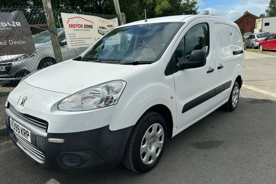 Peugeot Partner Diesel White #3
