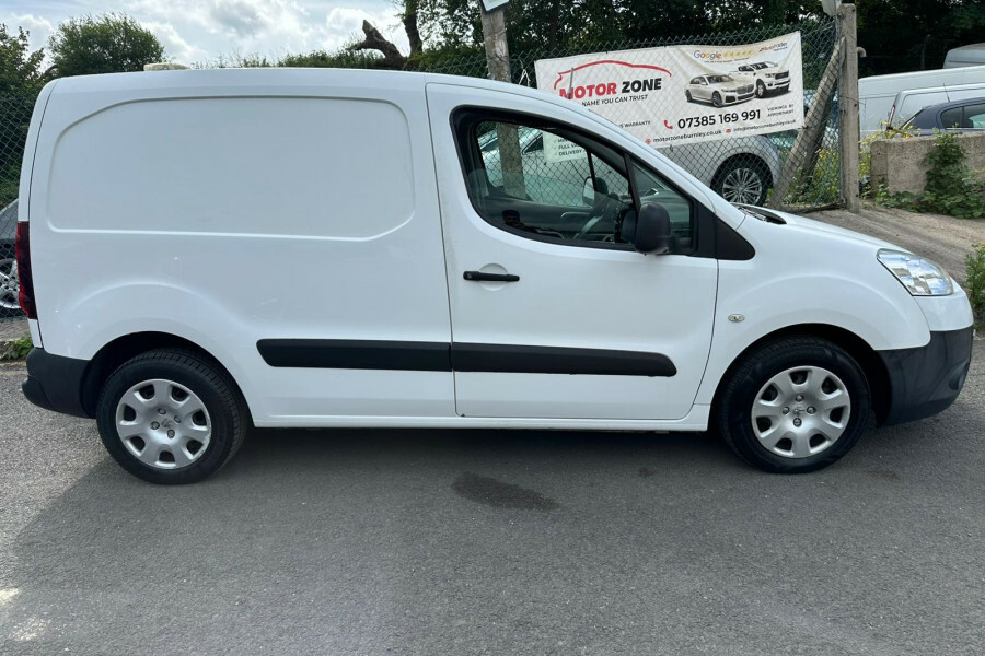 Peugeot Partner Diesel White #4