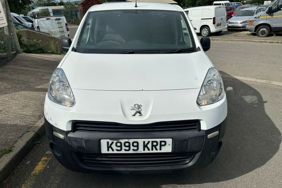 Peugeot Partner Diesel White #2