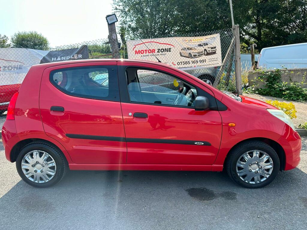 Suzuki Alto Cruz Red #4