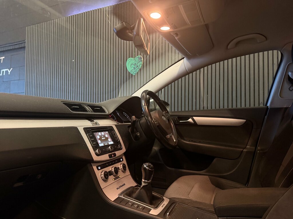 Volkswagen Passat Alltrack 2.0 Tdi Bluemotion Tech Alltrack Estate Silver #3