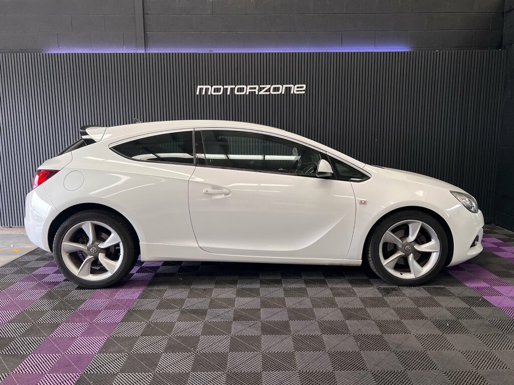 Vauxhall Astra 2.0 Cdti Biturbo Coupe Euro 5 S White #4