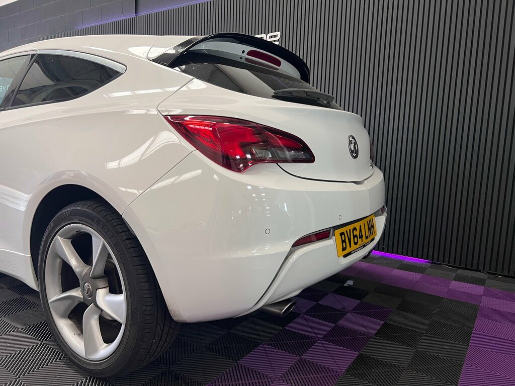Vauxhall Astra 2.0 Cdti Biturbo Coupe Euro 5 S White #2