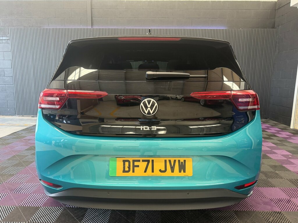 Volkswagen ID.3 Pro Performance 58Kwh Family Hatchback Electri Blue #4
