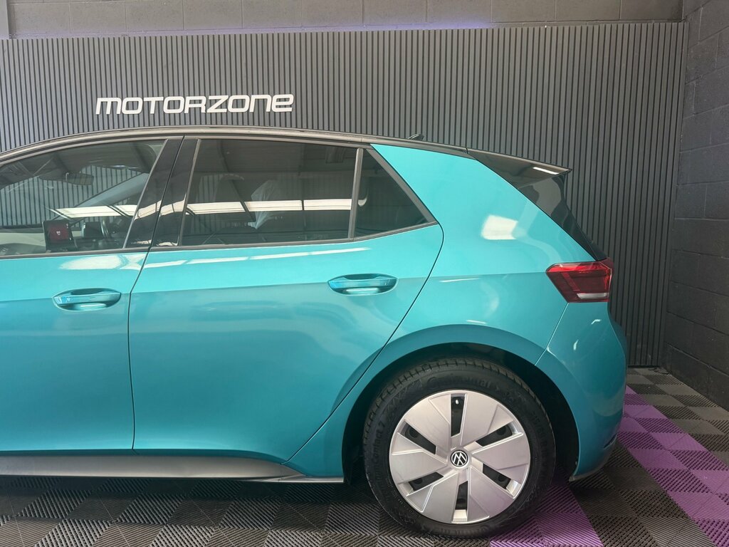 Volkswagen ID.3 Pro Performance 58Kwh Family Hatchback Electri Blue #5