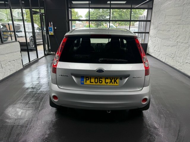 Ford Fiesta 1.4 Zetec Climate Hatchback 147 Silver #5