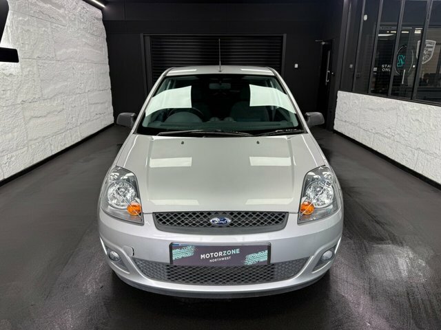 Ford Fiesta 1.4 Zetec Climate Hatchback 147 Silver #2