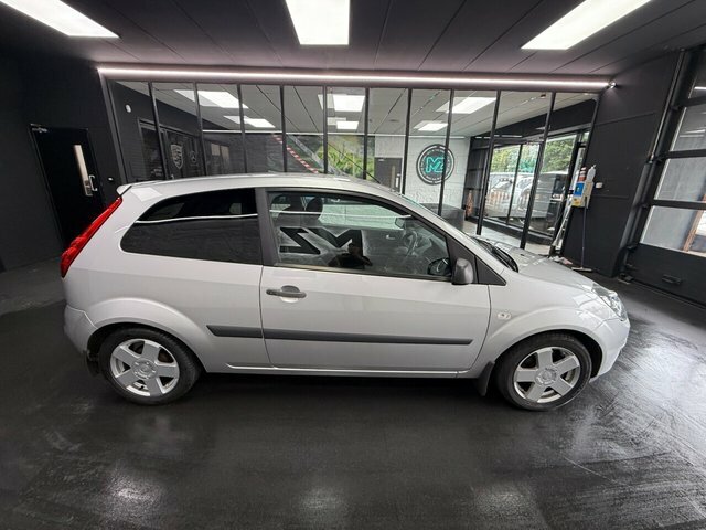 Ford Fiesta 1.4 Zetec Climate Hatchback 147 Silver #3