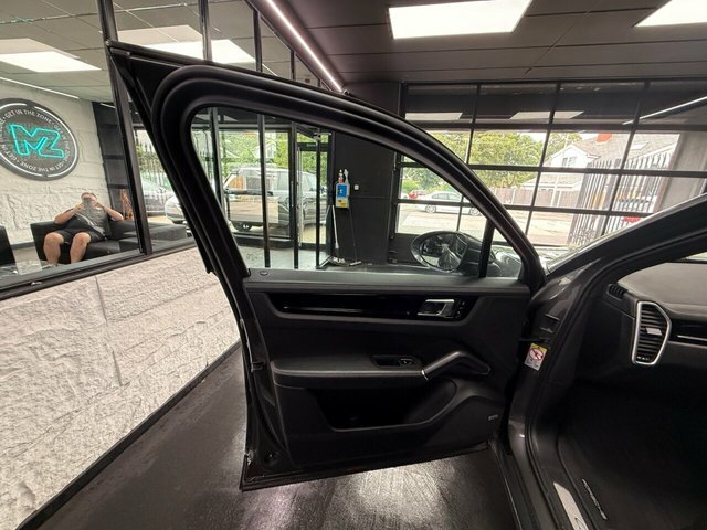 Porsche Cayenne 3.0L V6 Tiptronic Air Suspension 11K Factory Black #21