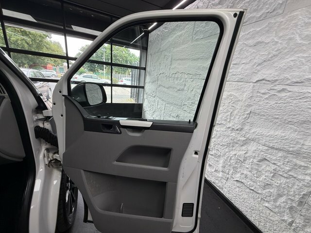 Volkswagen Transporter Shuttle Shuttle 2.0 Black #23