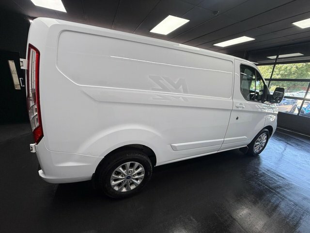 Ford Transit Custom 2.0 280 Ecoblue Limited Panel Van Manua YA21FMG White #4