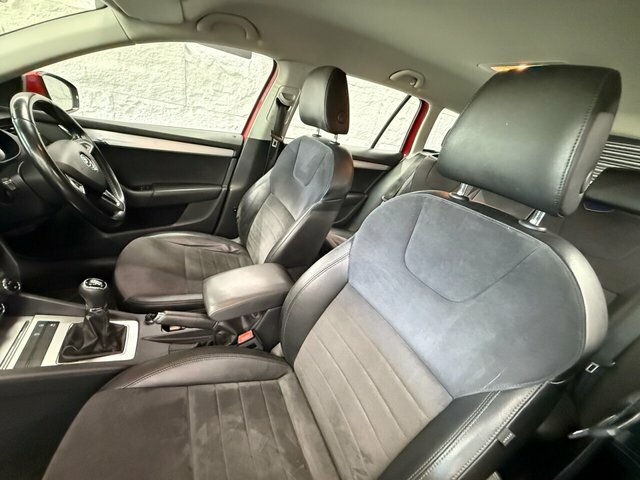 Skoda Octavia 1.6 Tdi Se L Estate Euro 6 S S Red #2