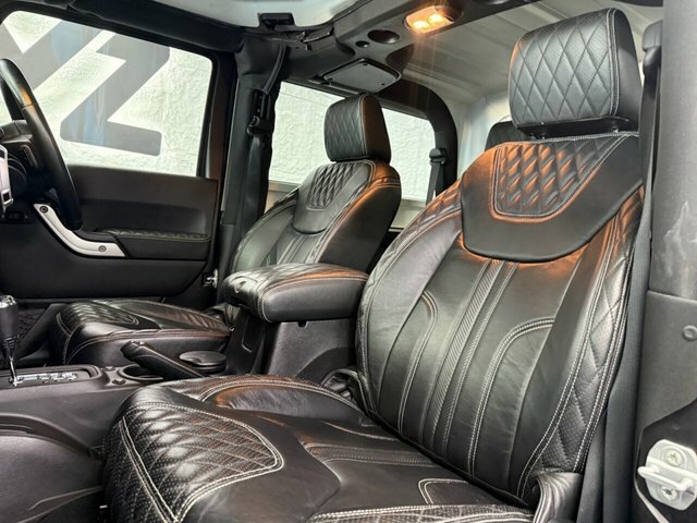 Jeep Wrangler 2.8 Crd Sahara Suv 4Wd Euro 5 197 Black #3