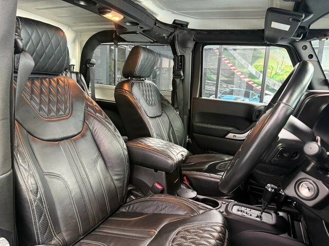 Jeep Wrangler 2.8 Crd Sahara Suv 4Wd Euro 5 197 Black #6