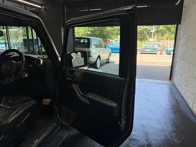 Jeep Wrangler 2.8L X Edition Yellow #26