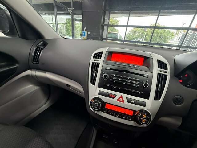 Kia Ceed 1.6 Crdi Ls Hatchback 125 G Km Grey #2