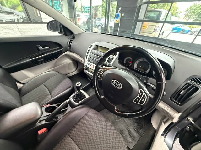Kia Ceed 1.6 Crdi Ls Hatchback 125 G Km Grey #6