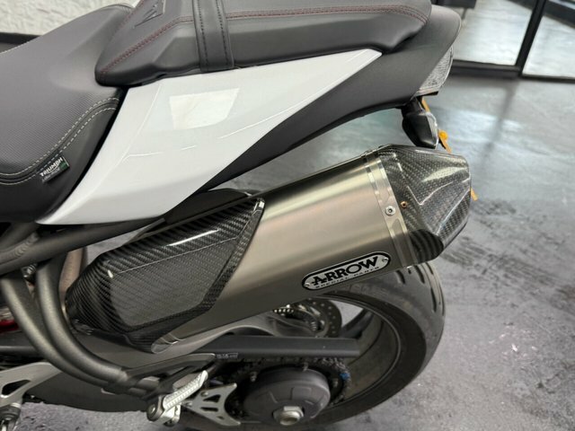 Triumph Triple 1050 1050 S Naked X-ring Euro WR20EVD White