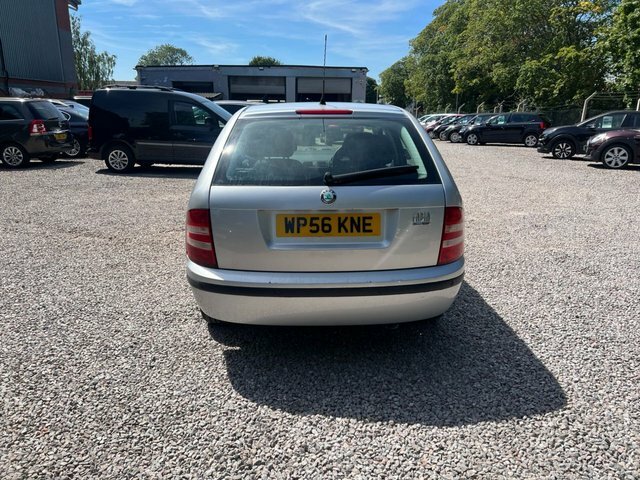 Skoda Fabia 1.4 16V Ambiente Estate 182 Silver #6