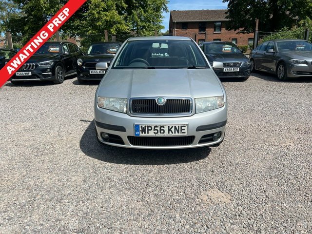 Skoda Fabia 1.4 16V Ambiente Estate 182 Silver #2