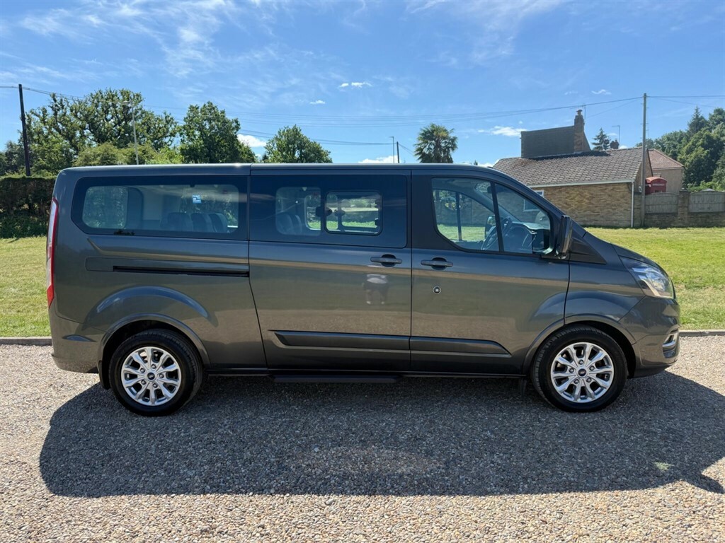 Ford Tourneo Custom 2.0 Ecoblue 130Ps Low Roof 8 Seater Titanium Black #8