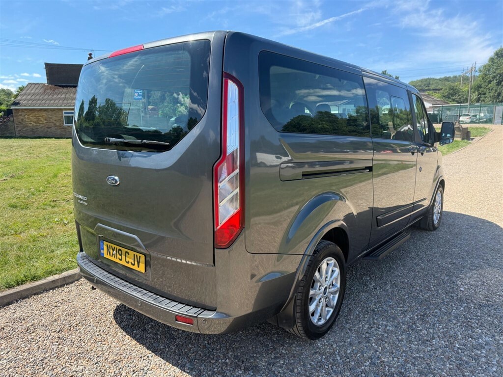 Ford Tourneo Custom 2.0 Ecoblue 130Ps Low Roof 8 Seater Titanium Black #9