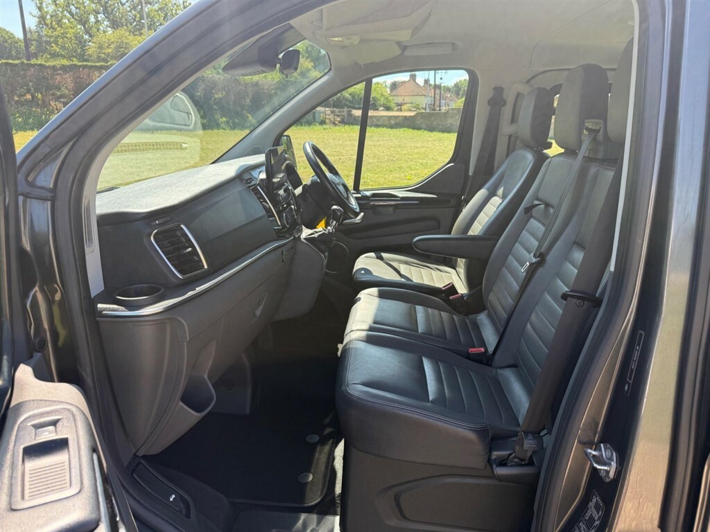 Ford Tourneo Custom 2.0 Ecoblue 130Ps Low Roof 8 Seater Titanium Black #31