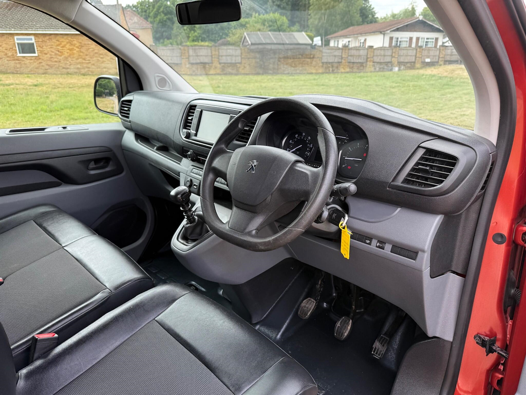 Peugeot Expert 1.5 L 1.5 Bluehdi 1200 Professional Long Panel Van Red #2