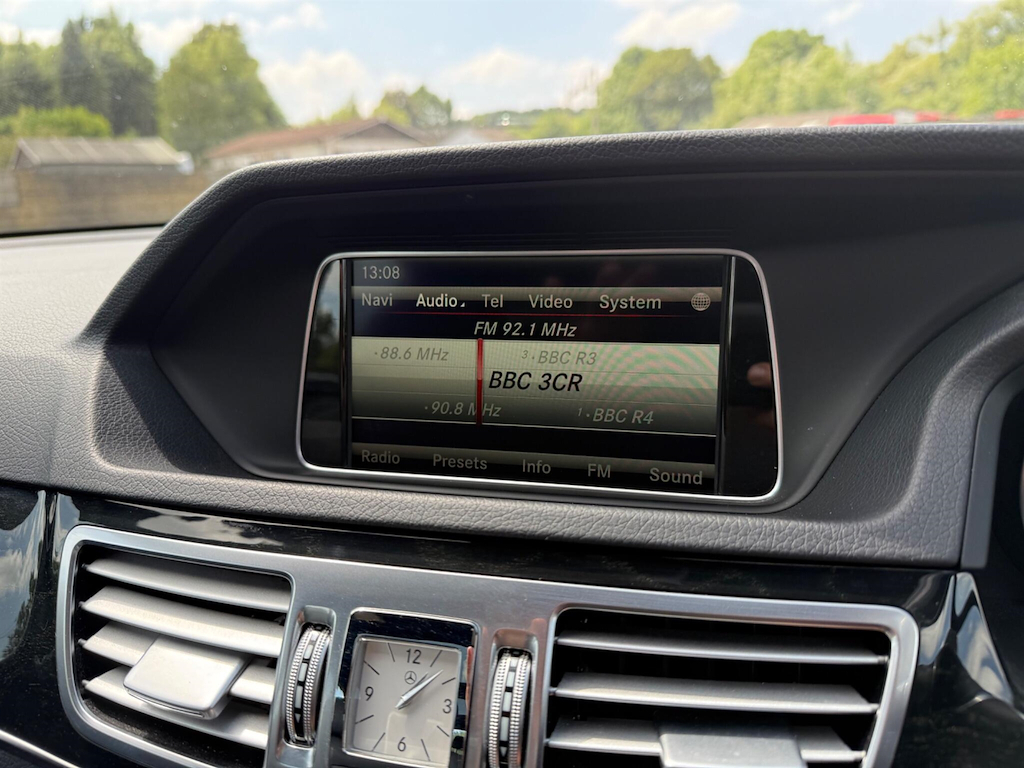 Mercedes-Benz E Class Silver #19