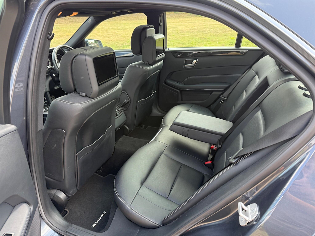 Mercedes-Benz E Class Silver #25