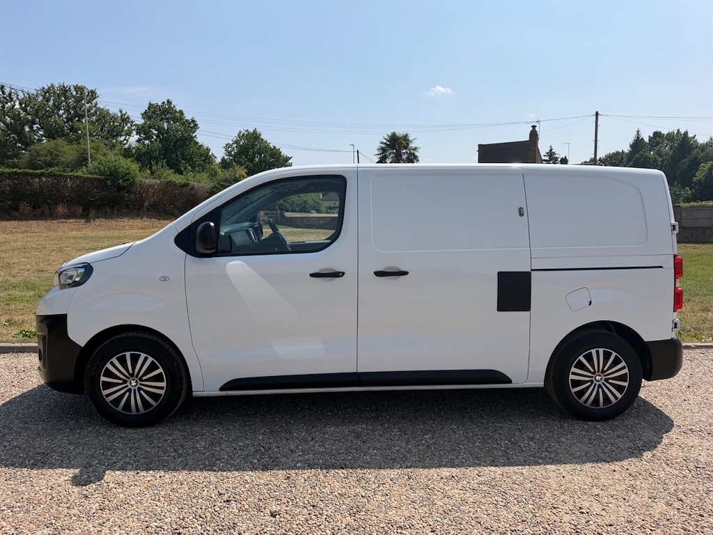 Peugeot Expert 1.5 L 1.5 Bluehdi 1000 Professional Premium Standa White #2