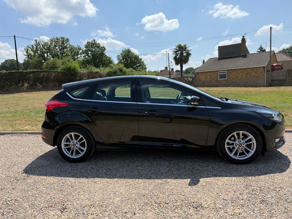 Ford Focus 1.0 Ecoboost 125 Zetec Hatchback Grey #3